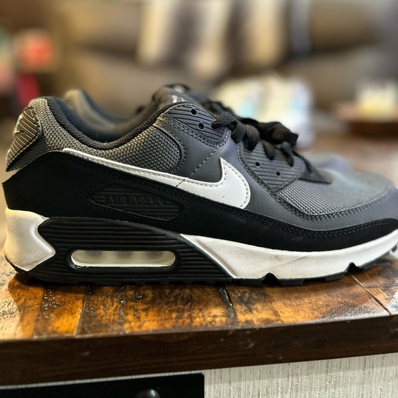 Nike Other - Nike Men’s Air Max 90 Shoes
LIKE NEW ✨✨✨
